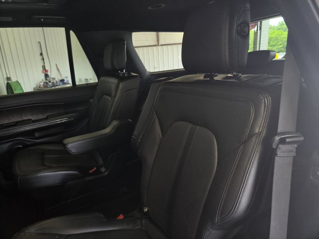 Used 2018 Ford Expedition Limited w/ Equipment Group 302A RWD image 11