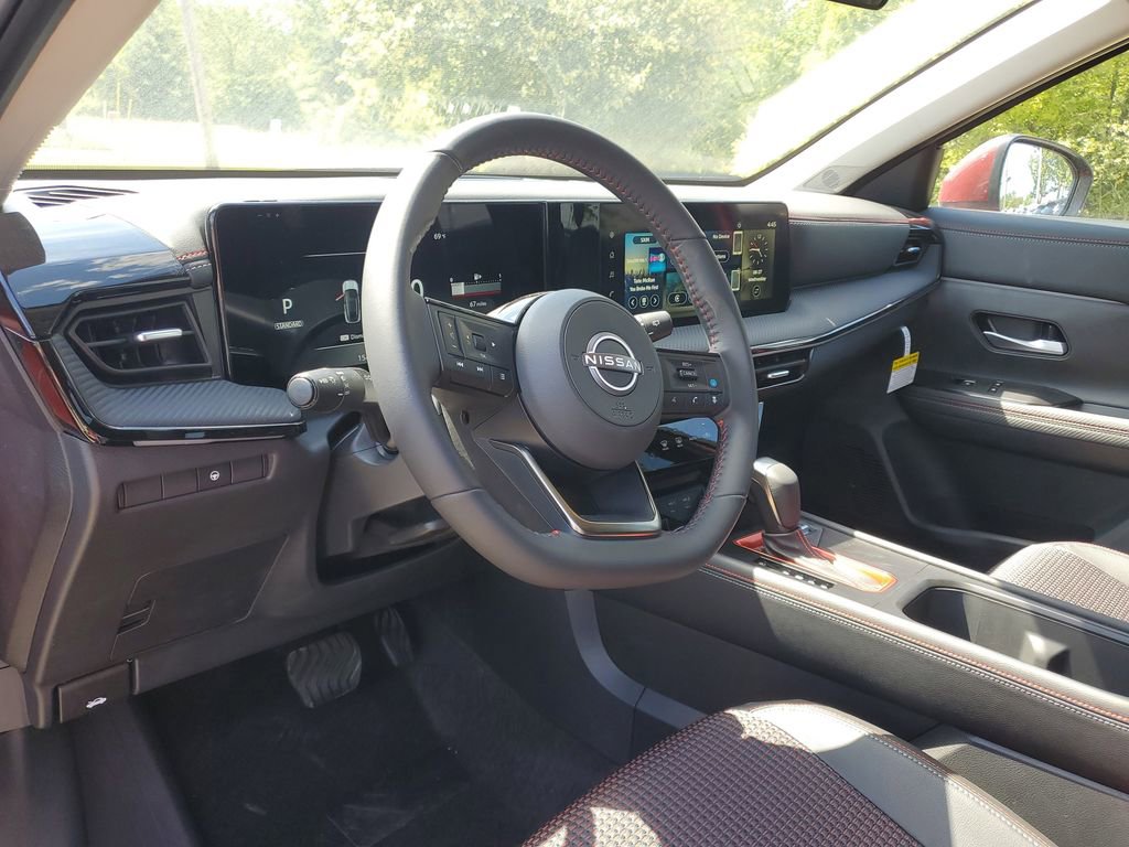 New 2025 Nissan Kicks SR image 11