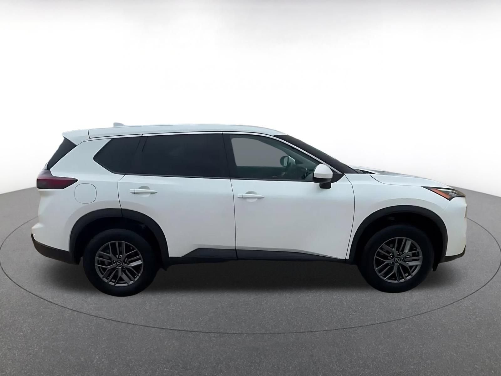 Used 2026 Nissan Rogue SV FWD image 16