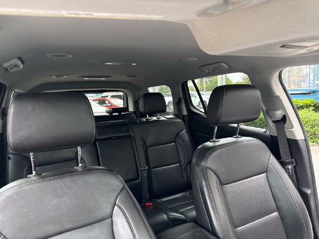 Certified 2023 GMC Acadia SLT FWD image 33