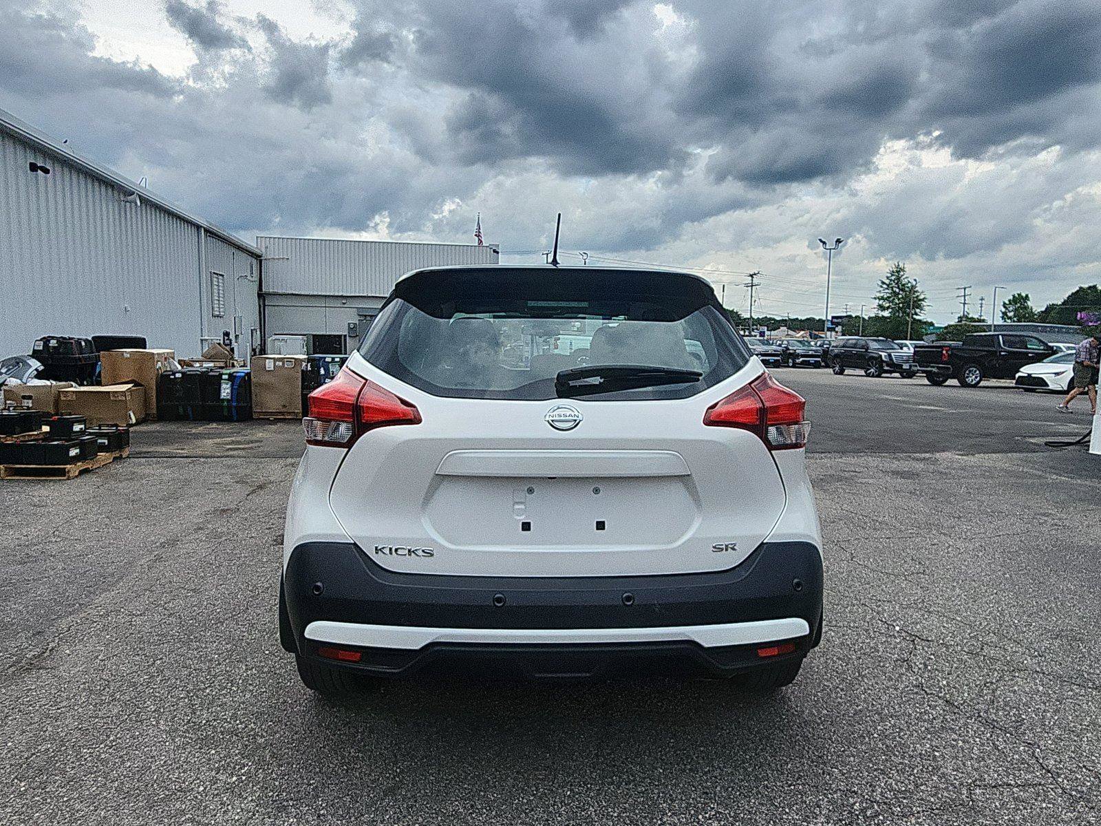 Used 2020 Nissan Kicks SR FWD image 4