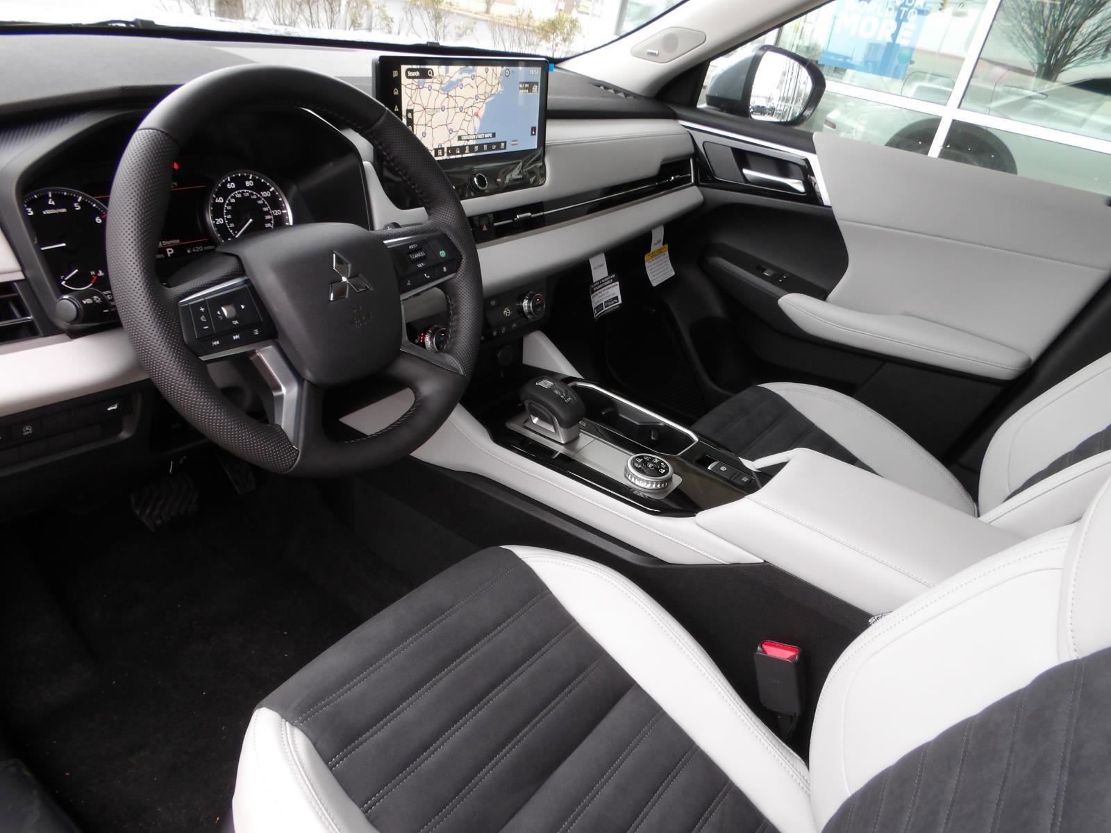 New 2026 Mitsubishi Outlander SE AWD/4WD image 13