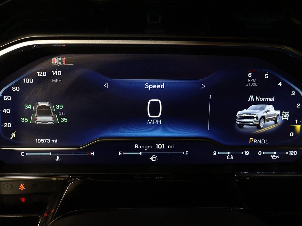 Used 2025 Chevrolet Silverado 1500 LT image 39