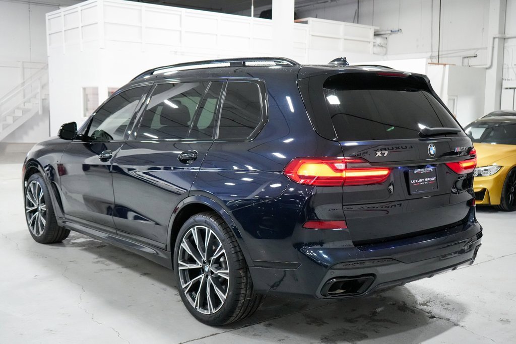 Used 2022 BMW X7 M50i w/ Dynamic Handling Package image 3