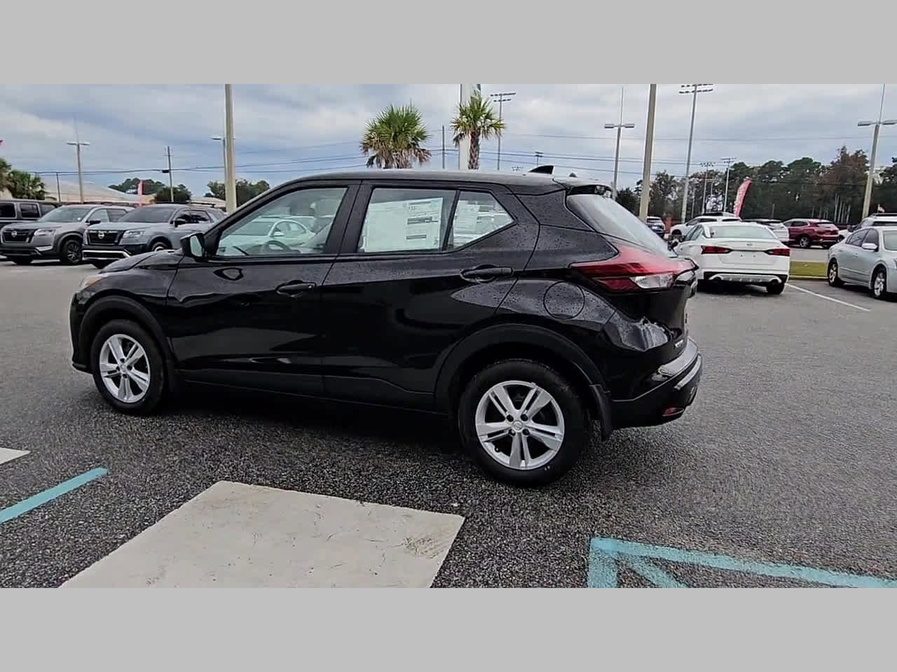 New 2025 Nissan Kicks Play S image 27