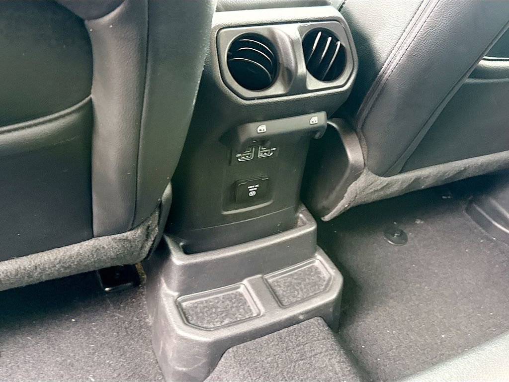 Used 2022 Jeep Wrangler Unlimited Sahara image 28