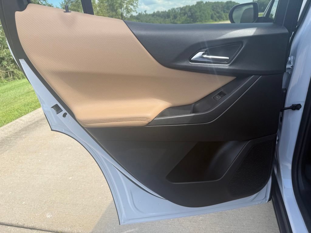 New 2027 Chevrolet Equinox ACTIV w/ Convenience Package III FWD image 14