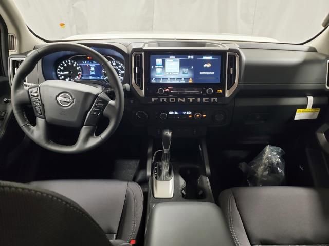 Used 2025 Nissan Frontier SV w/ SV Convenience Package image 9