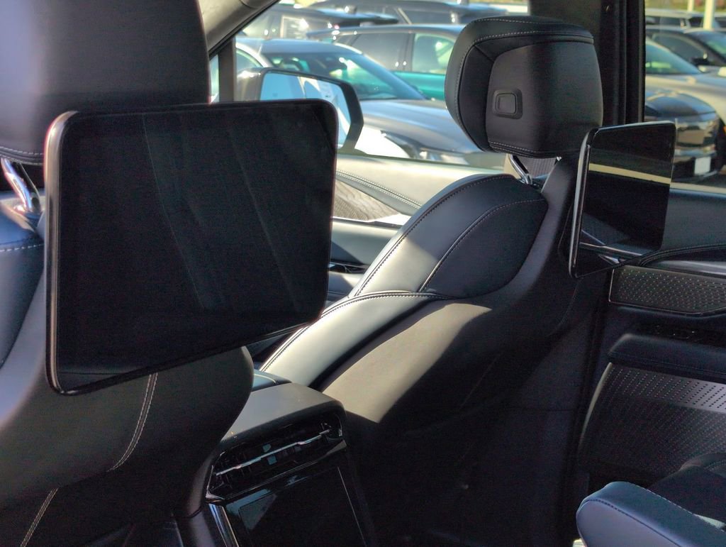 Used 2025 Cadillac Escalade IQ Luxury 2 image 27