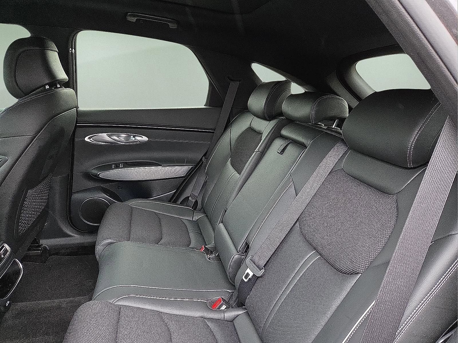 Used 2024 Genesis GV70 3.5T Sport image 10