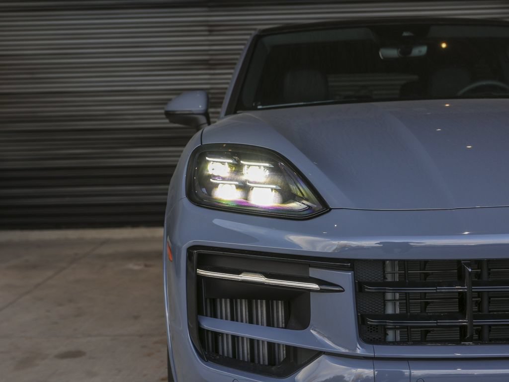 New 2026 Porsche Cayenne Coupe AWD/4WD image 11