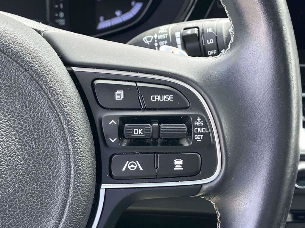 Used 2022 Kia Niro Touring Special Edition FWD image 32