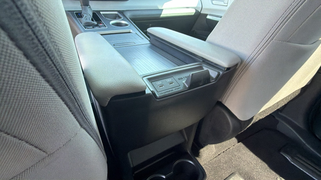 Used 2025 Toyota Sienna LE FWD image 15