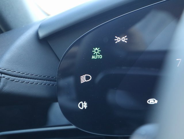 Used 2024 Porsche Taycan 4S image 15