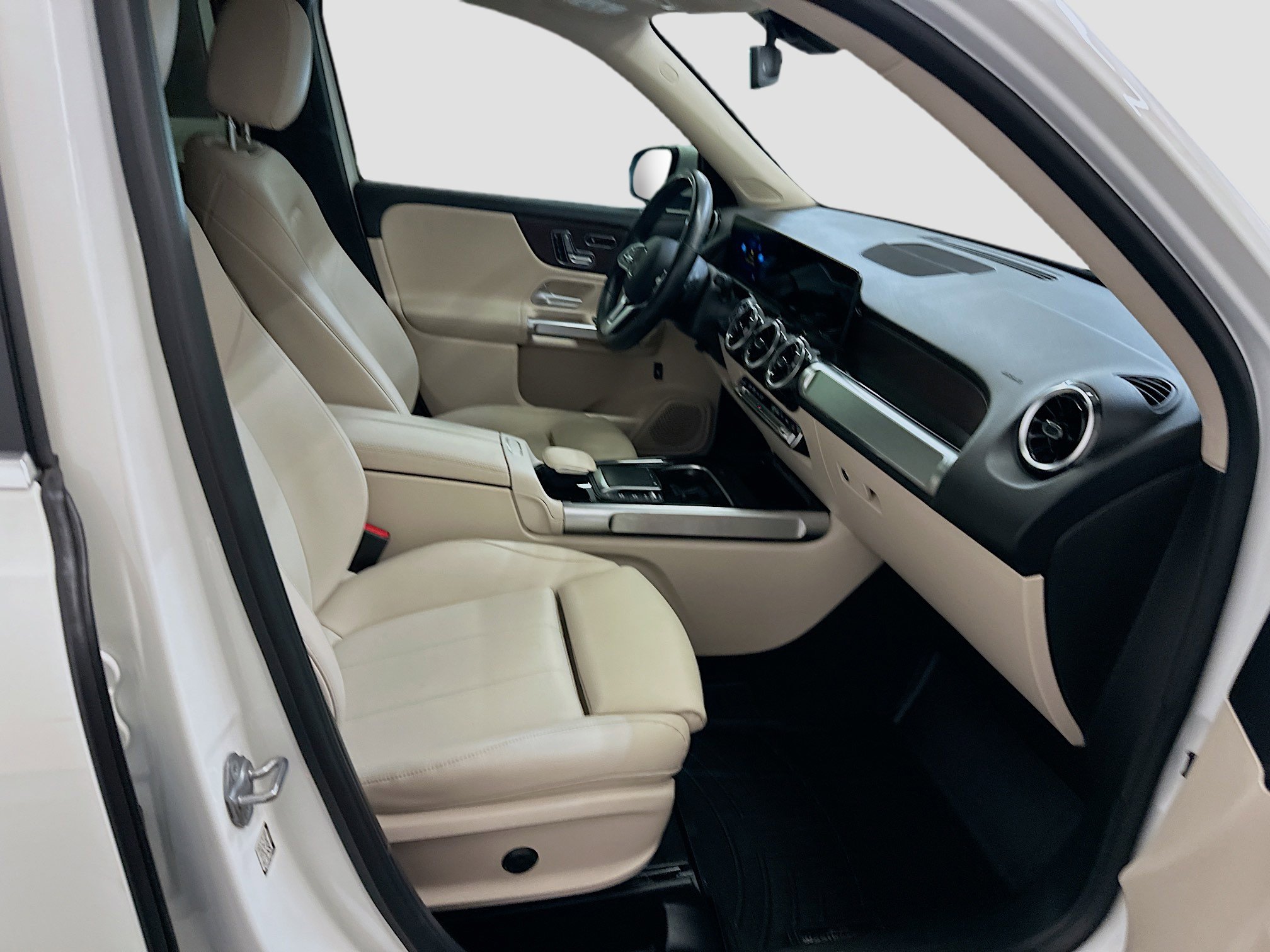 Used 2021 Mercedes-Benz GLB 250 GLB 250 image 32