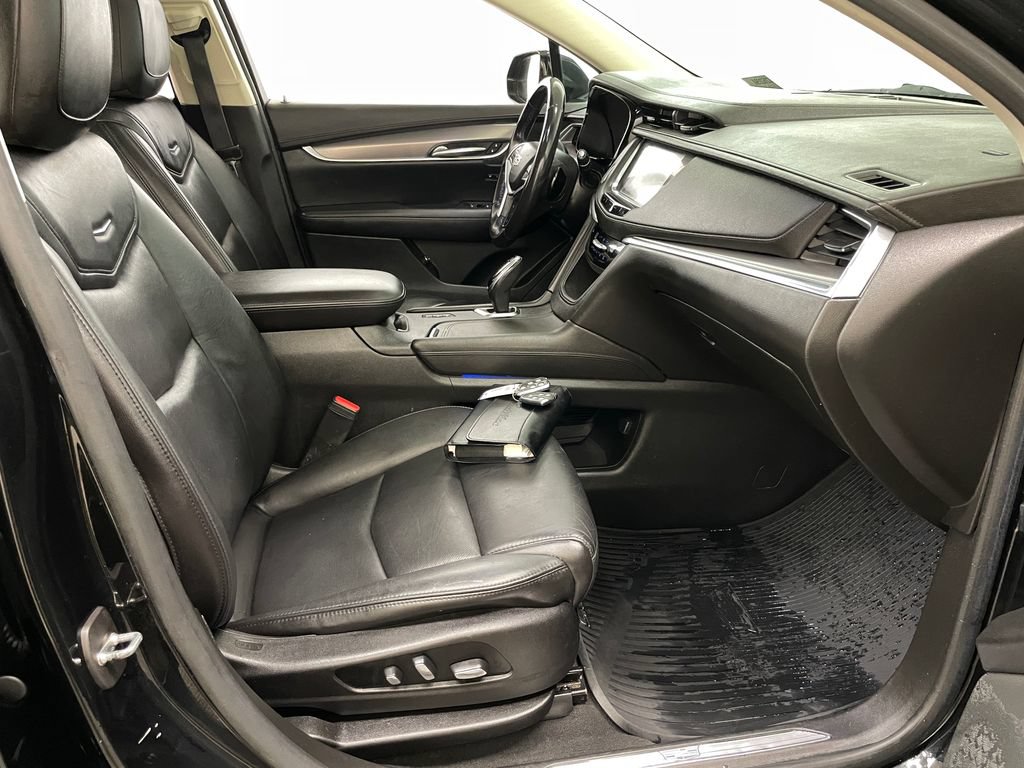 Certified 2018 Cadillac XT5 Luxury w/ Driver Awareness Package AWD/4WD image 41