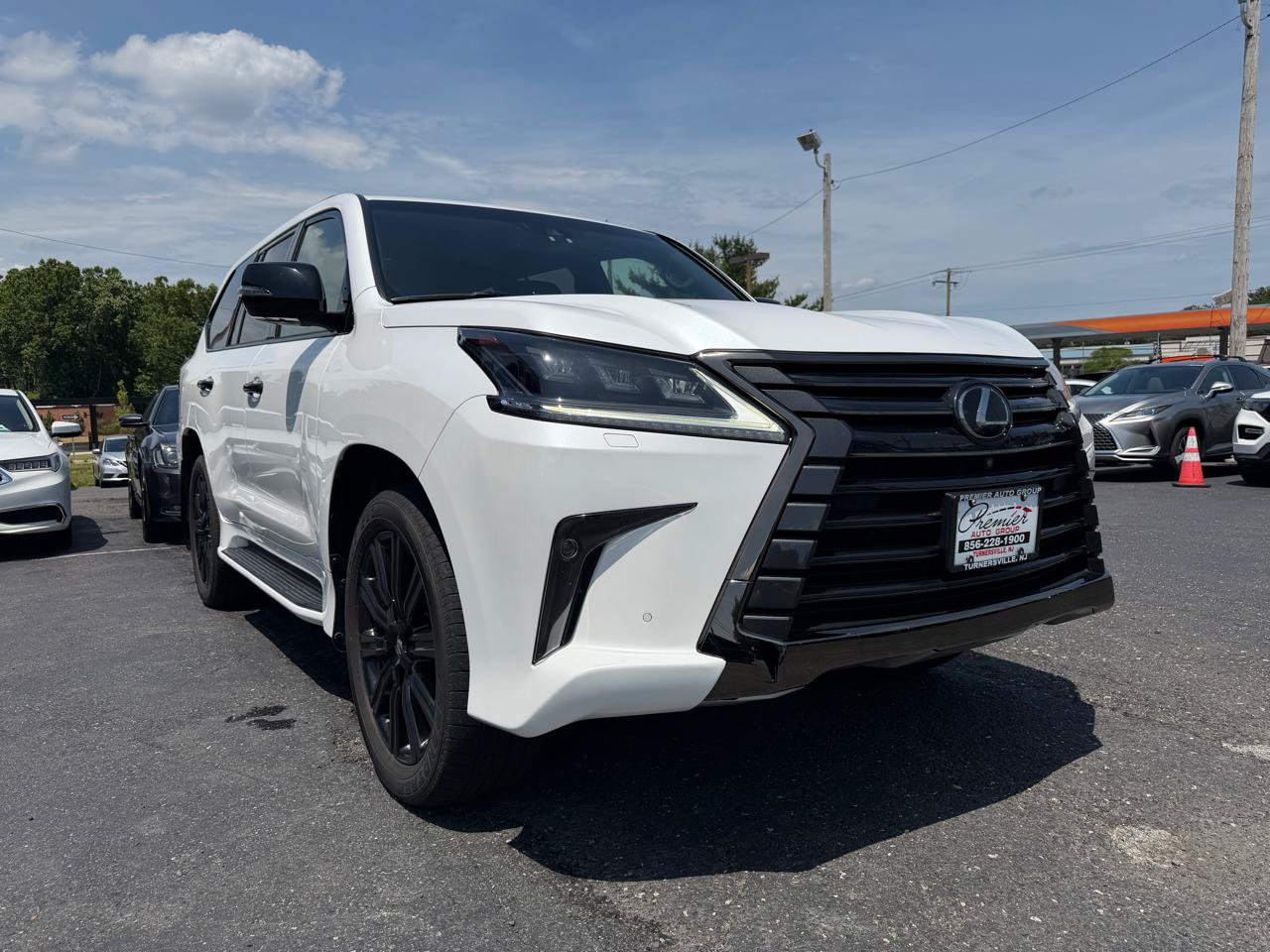 Used 2021 Lexus LX 570 4WD w/ Inspiration Series #2 image 3