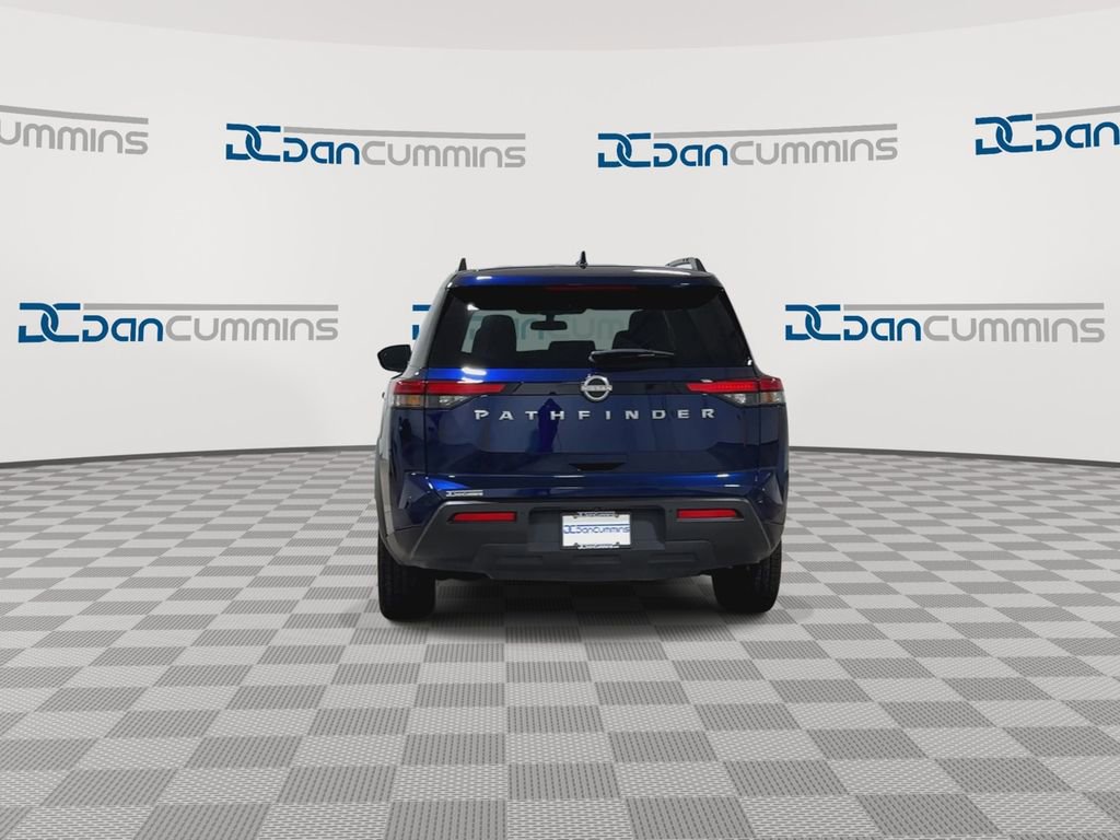 Used 2025 Nissan Pathfinder SV FWD image 8