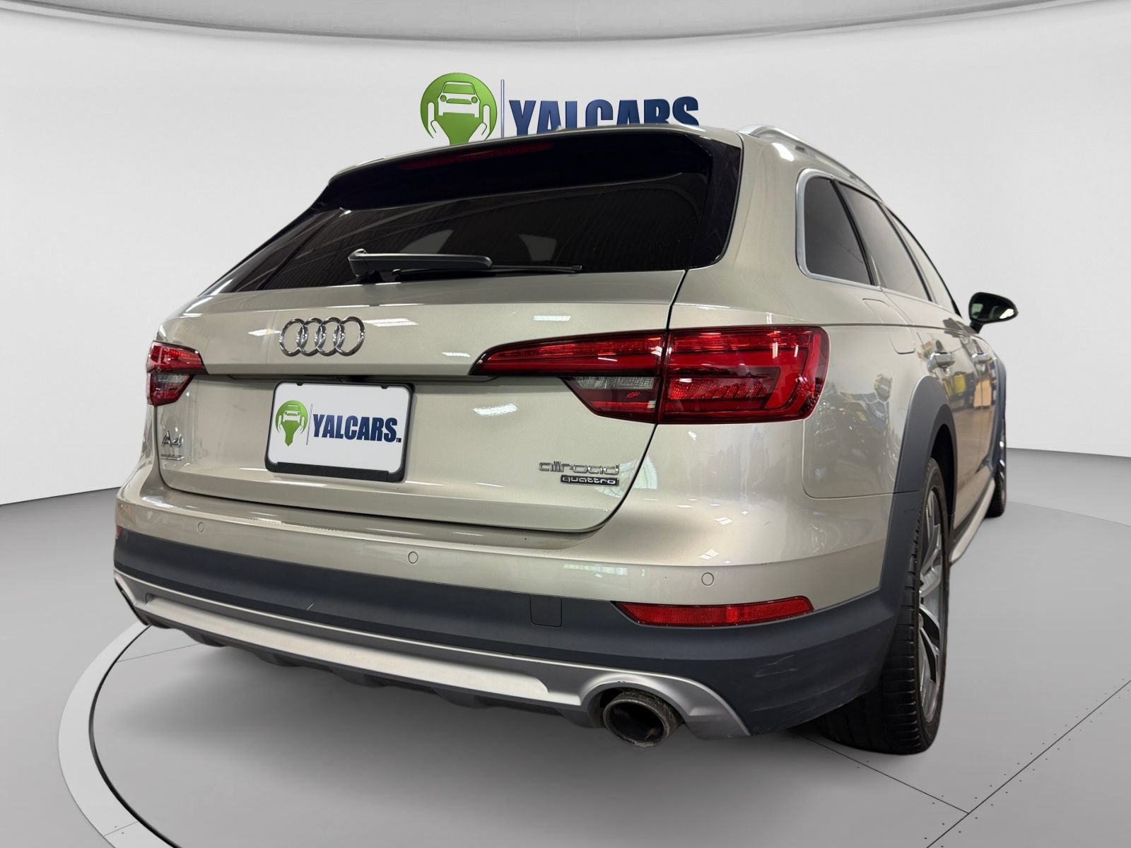 Used 2017 Audi A4 2.0T allroad Premium Plus w/ Technology Package AWD/4WD image 10