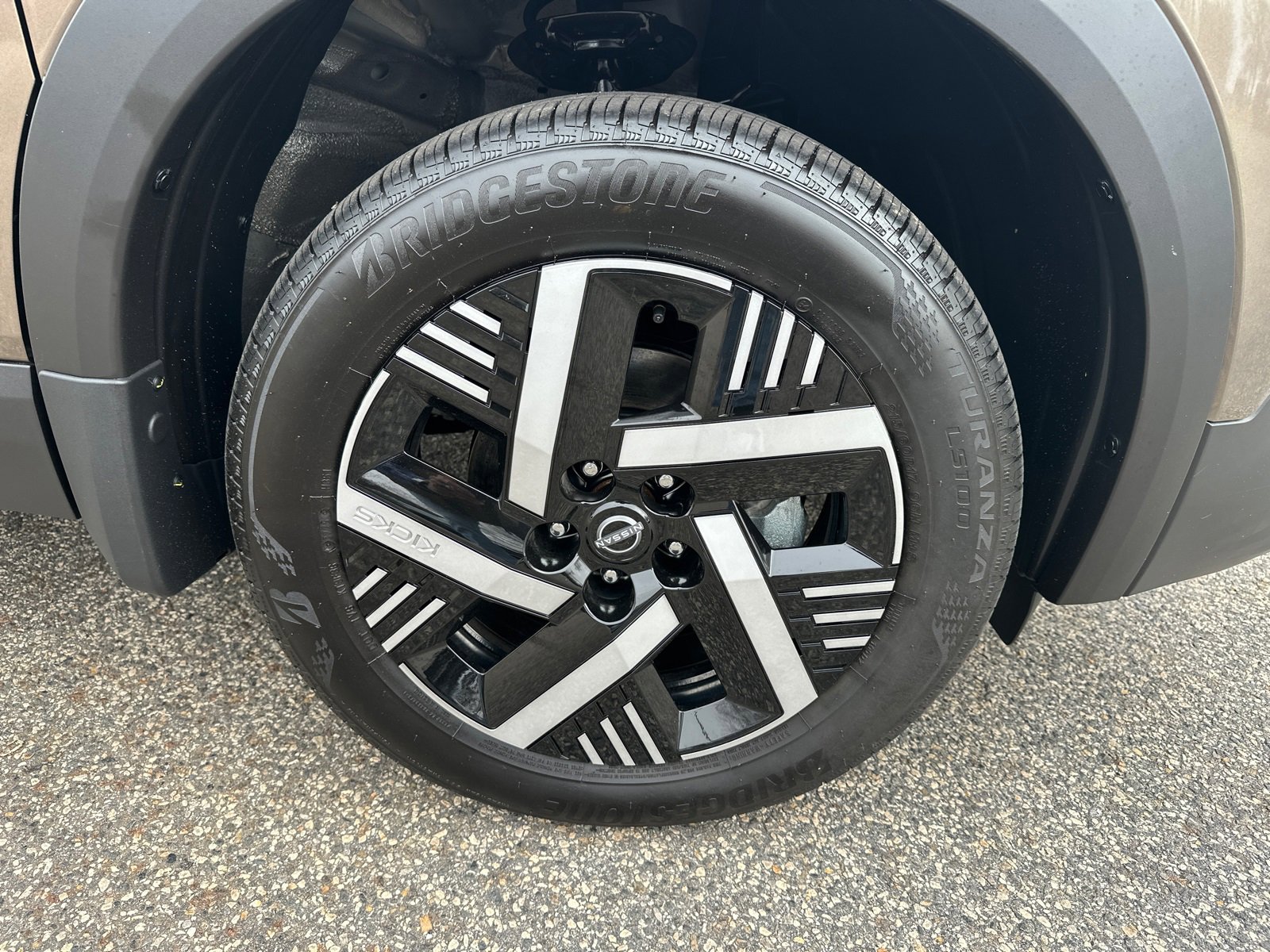 Used 2026 Nissan Kicks SV image 12