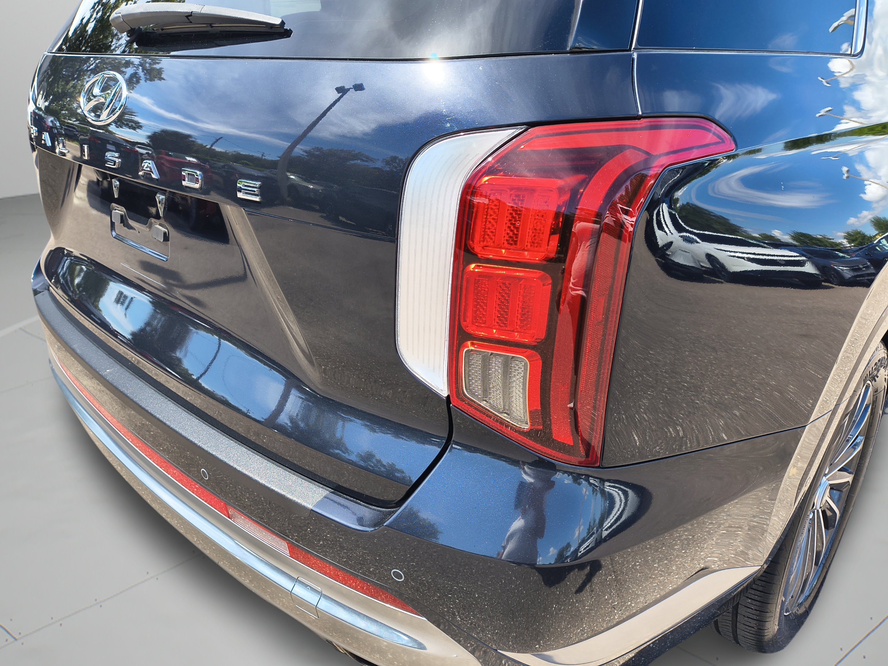 Certified 2024 Hyundai Palisade Calligraphy FWD image 33