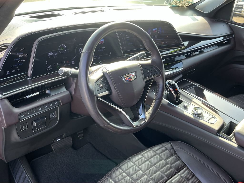 Used 2023 Cadillac Escalade Premium Luxury Platinum image 2