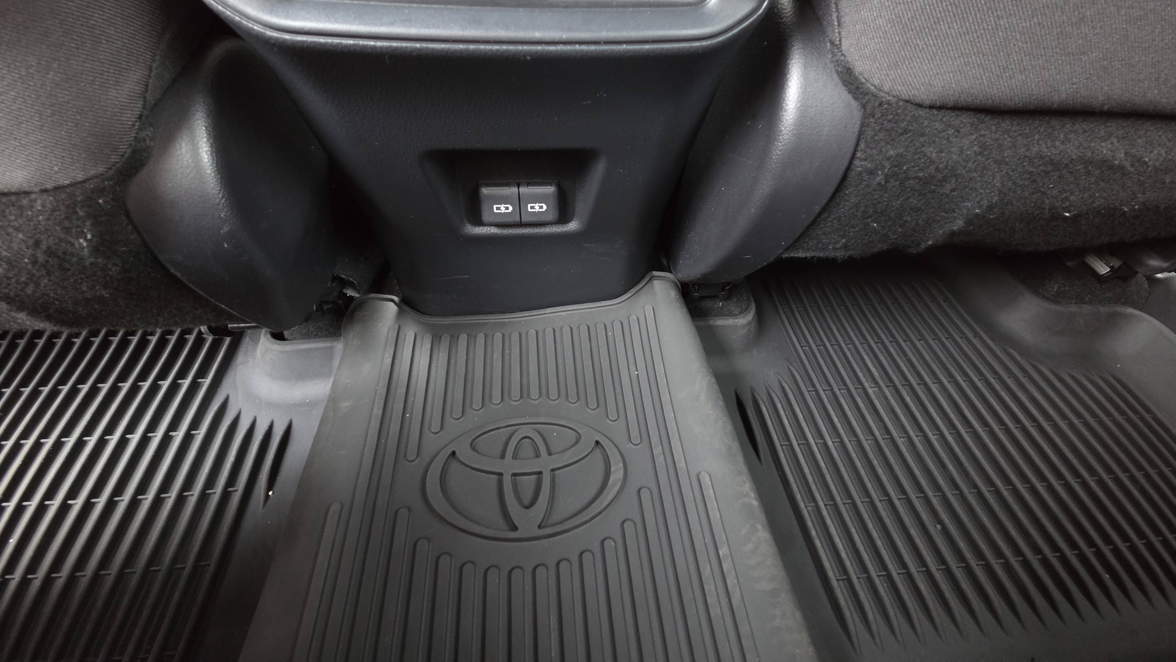 Certified 2022 Toyota RAV4 SE w/ Weather & Moonroof Package AWD/4WD image 12