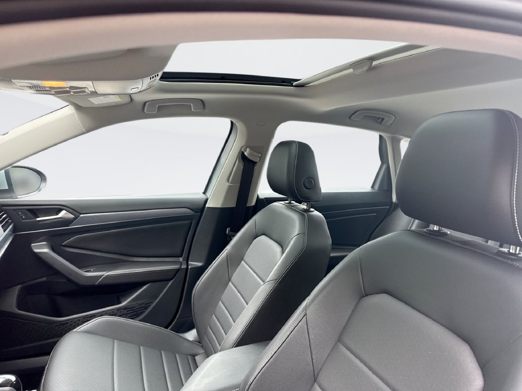 Used 2023 Volkswagen Jetta SE FWD image 16