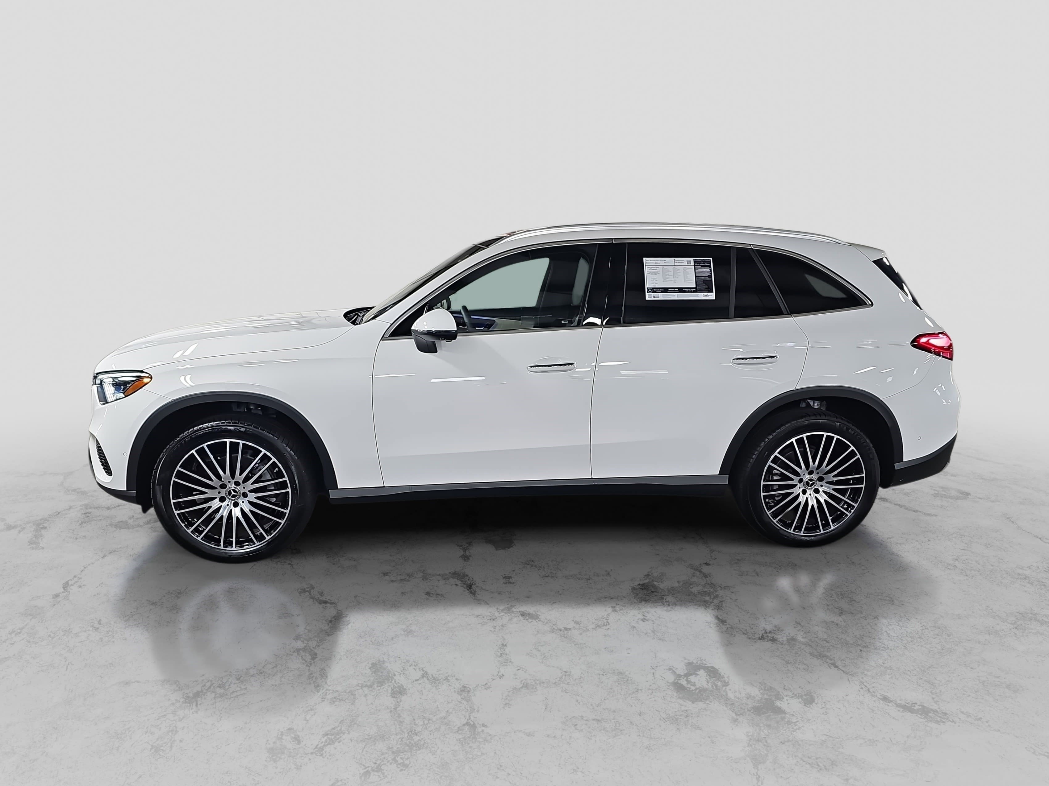 Used 2023 Mercedes-Benz GLC 300 image 9