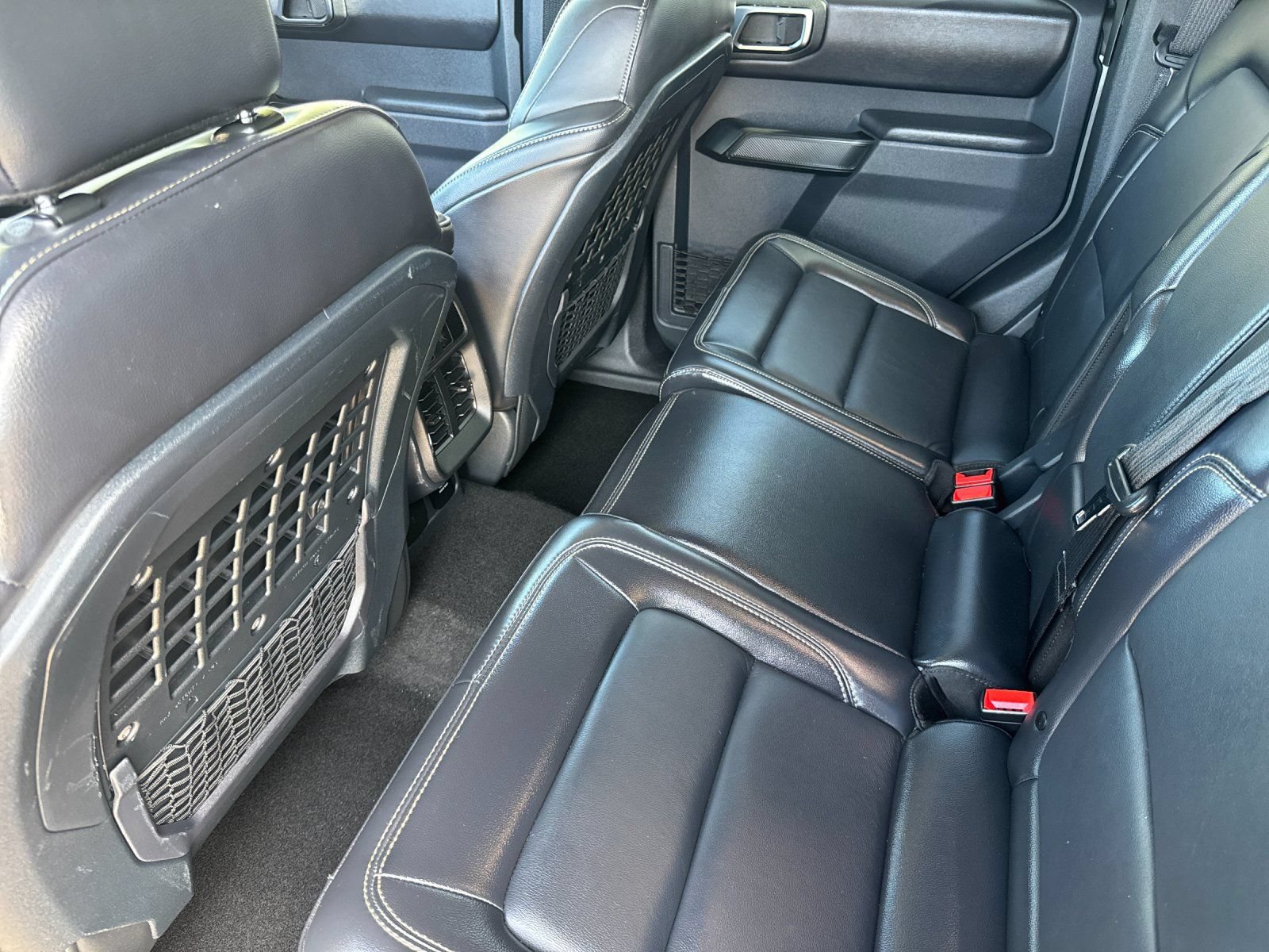 Used 2025 Ford Bronco Badlands AWD/4WD image 16