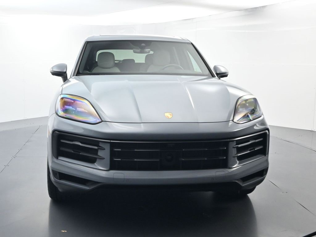 Used 2025 Porsche Cayenne S image 18