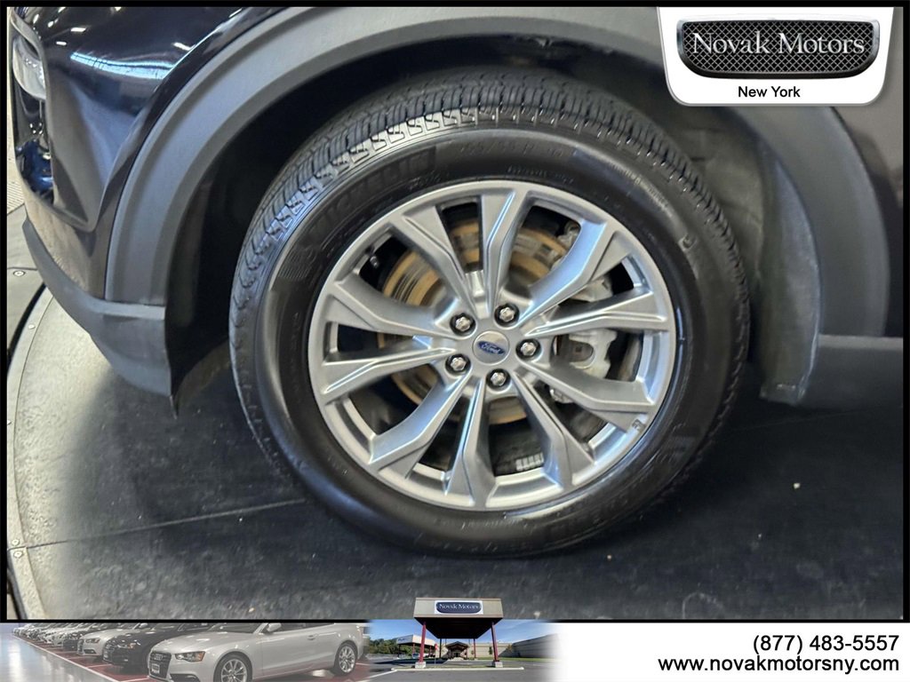 Used 2022 Ford Explorer XLT w/ Equipment Group 202A image 8