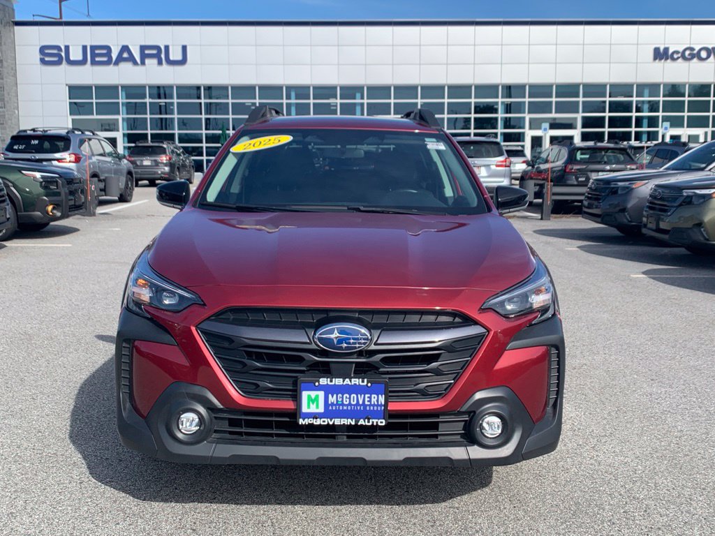 Used 2025 Subaru Outback Premium AWD/4WD image 2