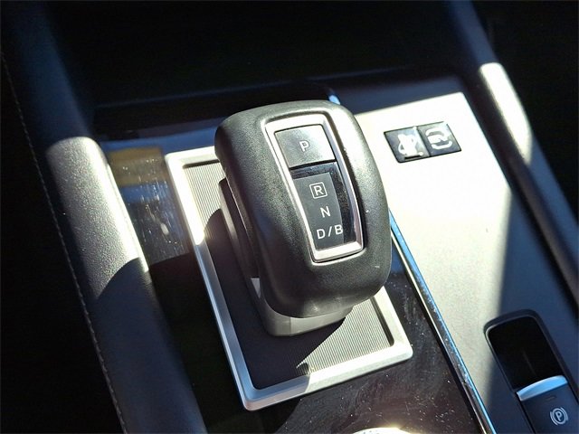 Used 2024 Mitsubishi Outlander SE image 16