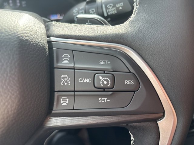 New 2025 Jeep Grand Cherokee Altitude image 24