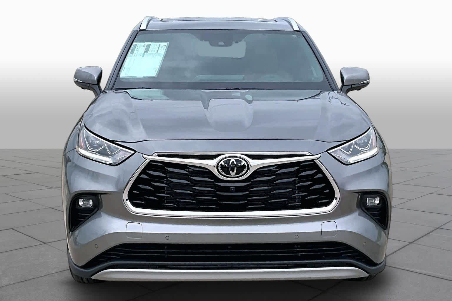 New 2026 Toyota Highlander Platinum AWD/4WD image 3