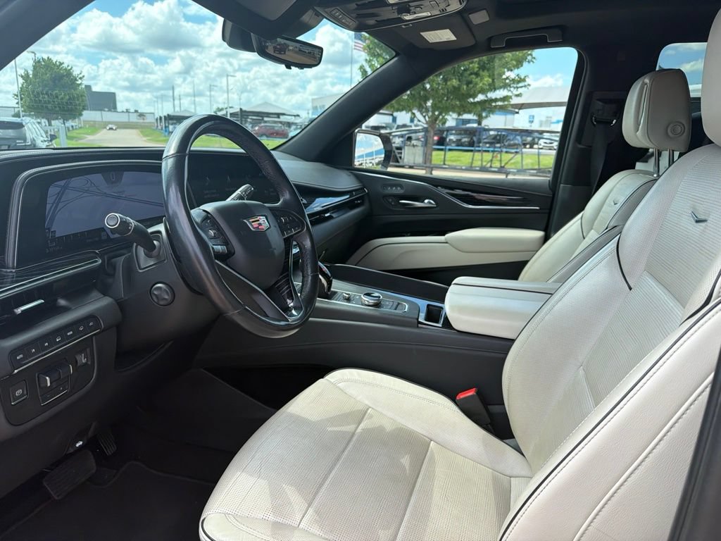 Used 2021 Cadillac Escalade Sport w/ Driver Assist Tech Package AWD/4WD image 7