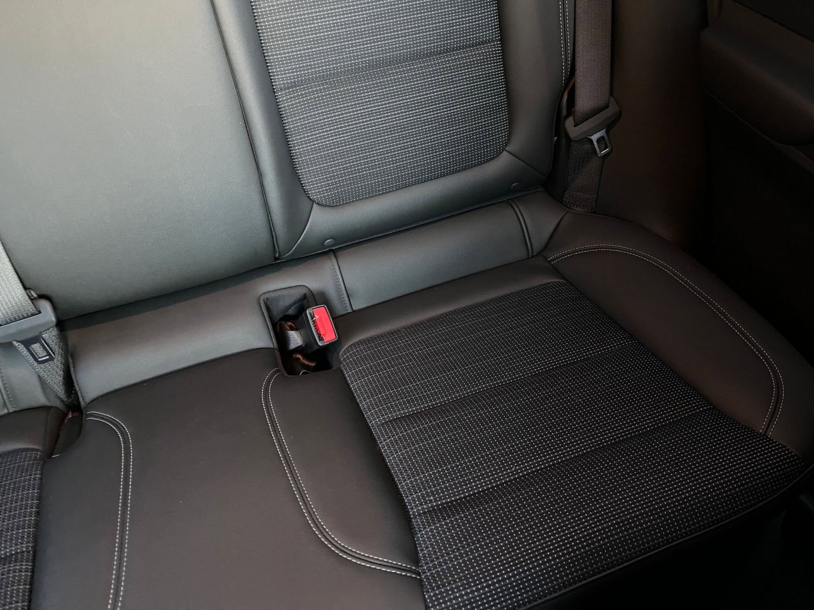 Used 2025 Buick Envista Preferred image 37