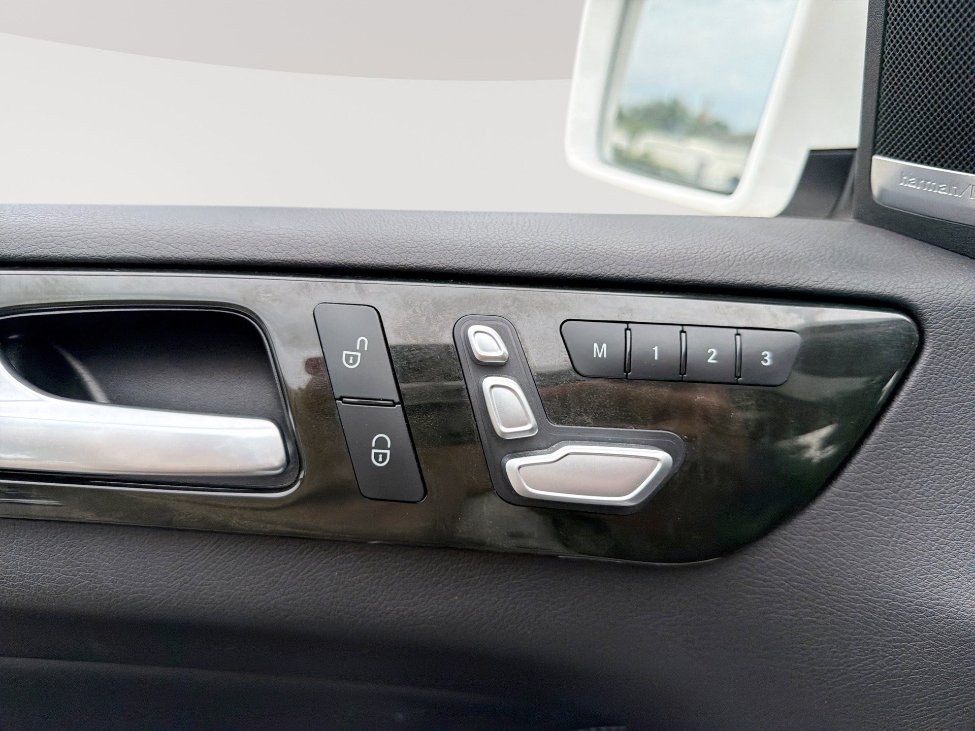 Used 2019 Mercedes-Benz GLS 450 4MATIC w/ Premium 1 Package image 14