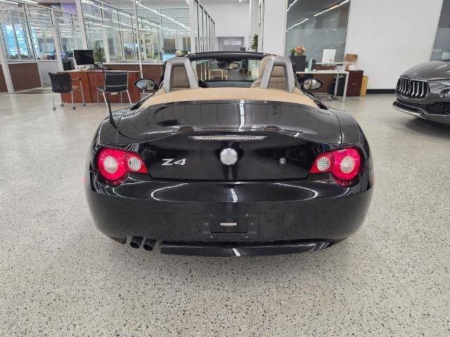 Used 2005 BMW Z4 2.5i RWD image 11