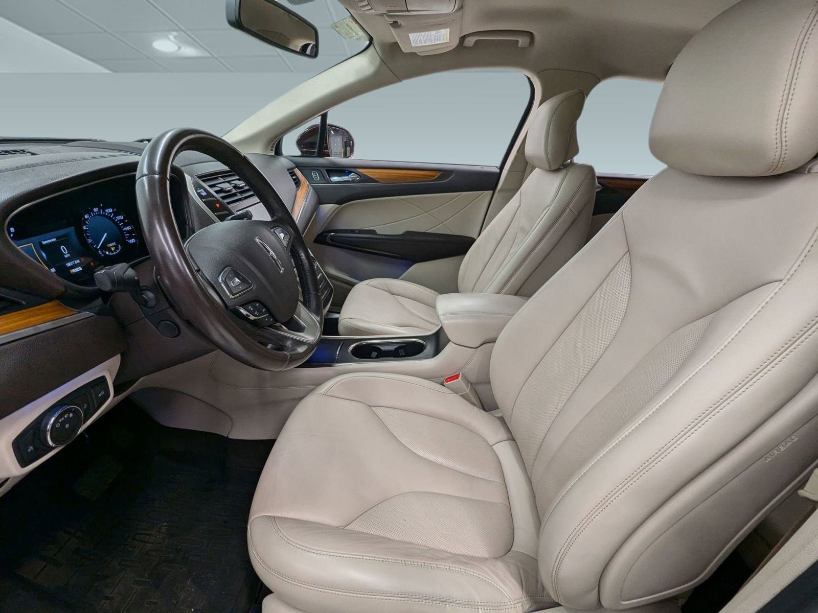 Used 2019 Lincoln MKC Select w/ Select Plus Package image 4