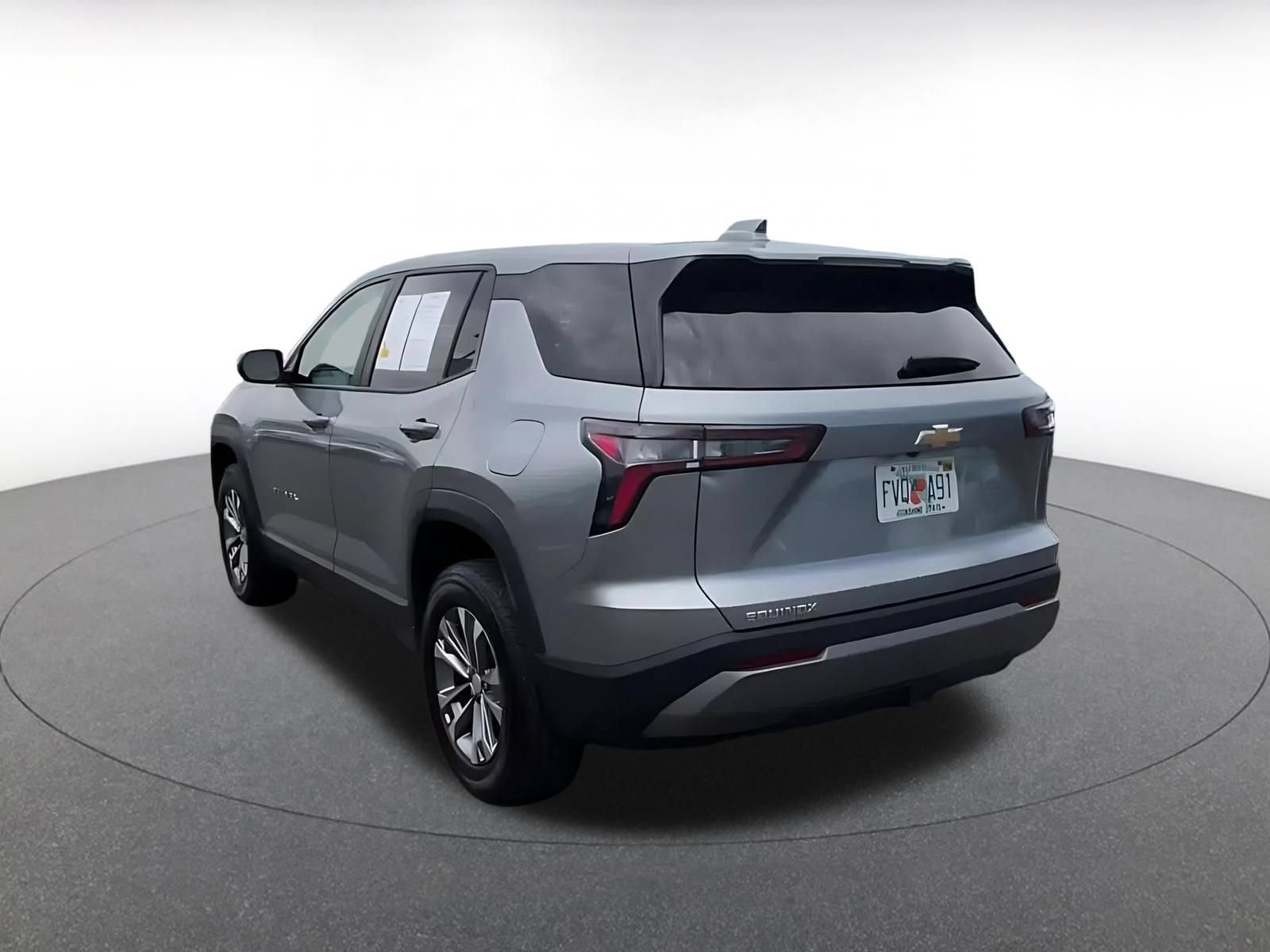 Used 2025 Chevrolet Equinox LT FWD image 11