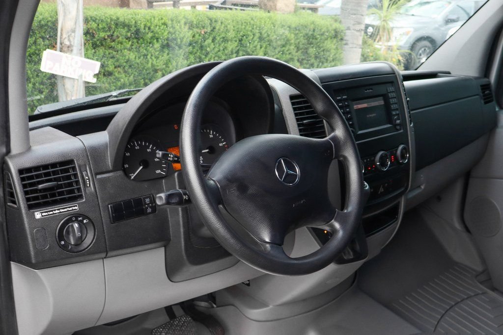 Used 2016 Mercedes-Benz Sprinter 2500 image 19