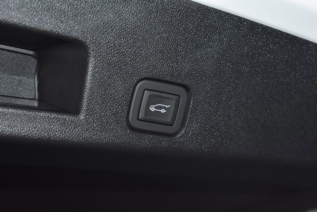 Used 2025 Buick Enclave Preferred w/ Power Package image 38