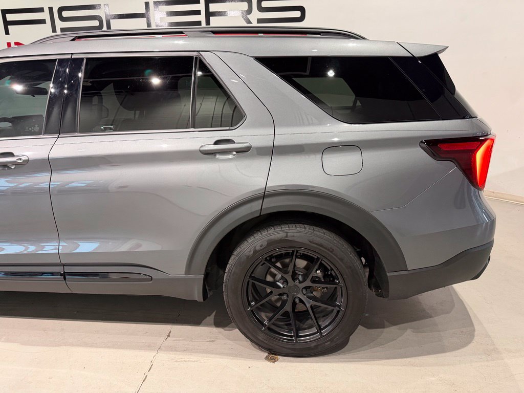 Used 2025 Ford Explorer ST-Line RWD image 6
