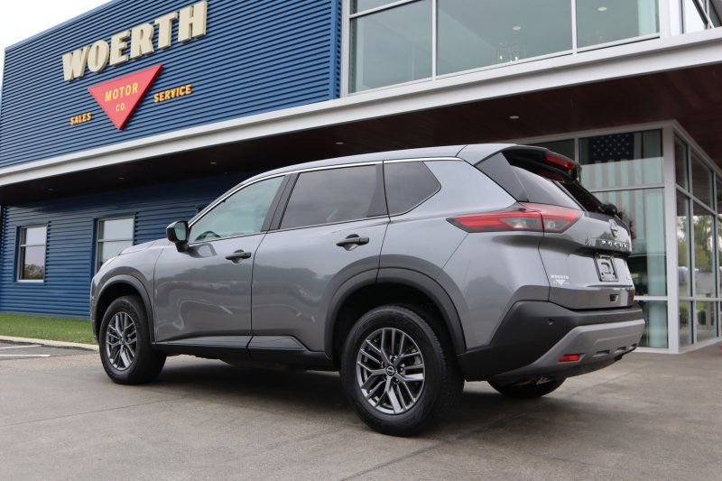 Used 2023 Nissan Rogue S image 5