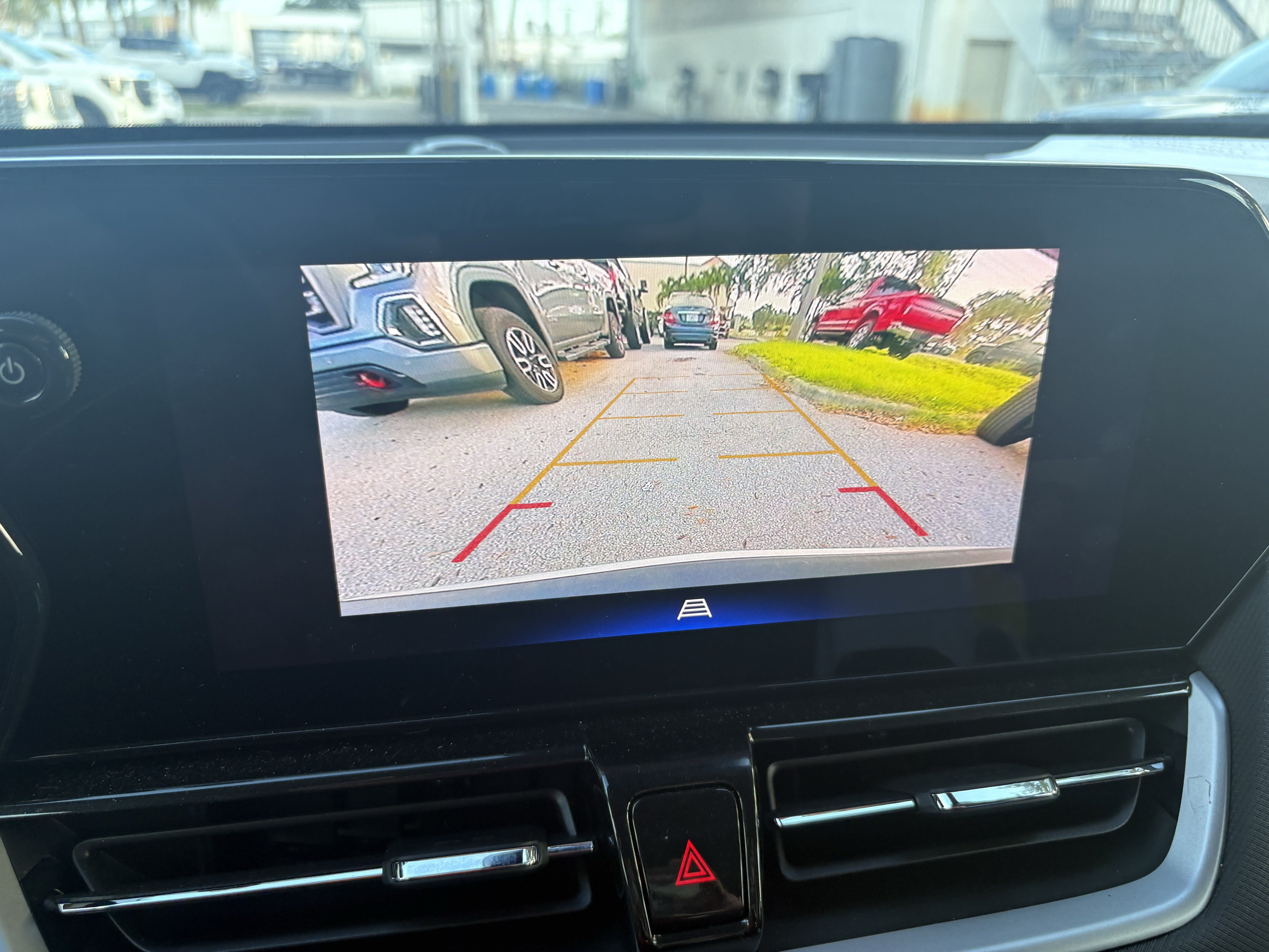Used 2025 Chevrolet TrailBlazer LT w/ Convenience Package FWD image 12