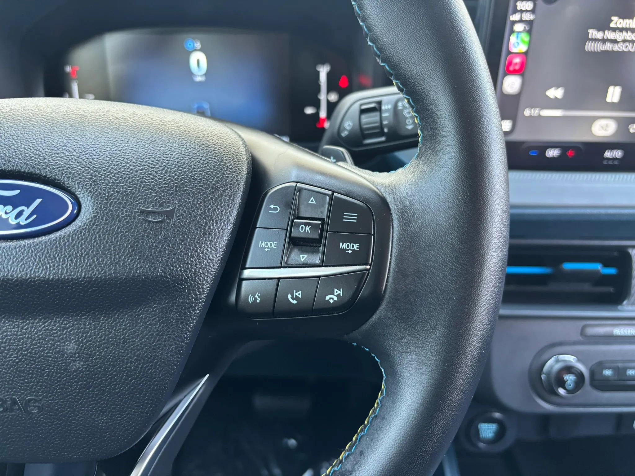 Used 2025 Ford Maverick Lobo image 28