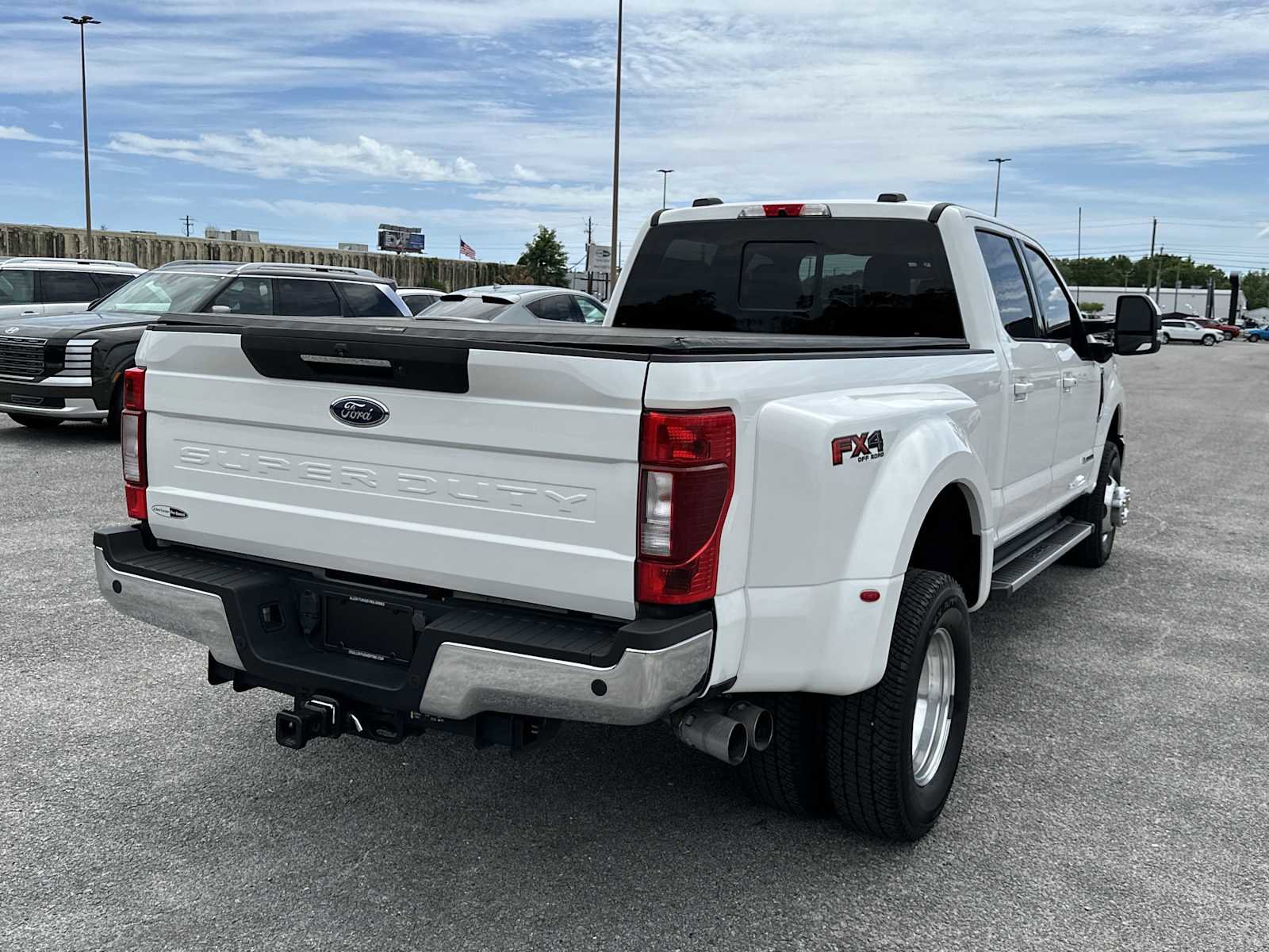 Used 2022 Ford F350 Lariat w/ Lariat Ultimate Package image 8