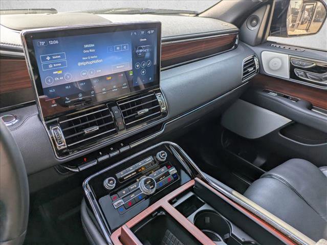 Used 2024 Lincoln Navigator Reserve image 13